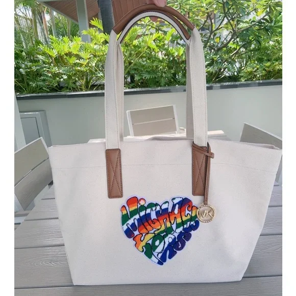 Michael Kors canvas tote - Picture 3 of 15